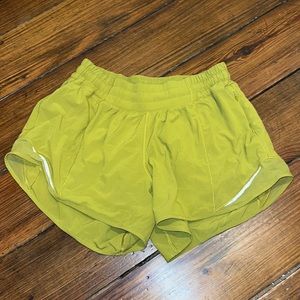 LULULEMON HOTTIE HOT 4 INCH